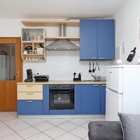 Apartament With Parking Space Krk - 21845 Krk Town